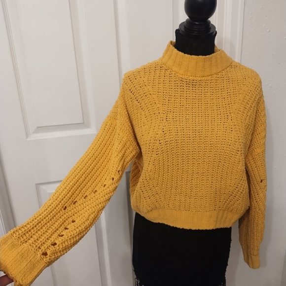 Hollister Yellow Turtleneck Sweater - Picture 3 of 4